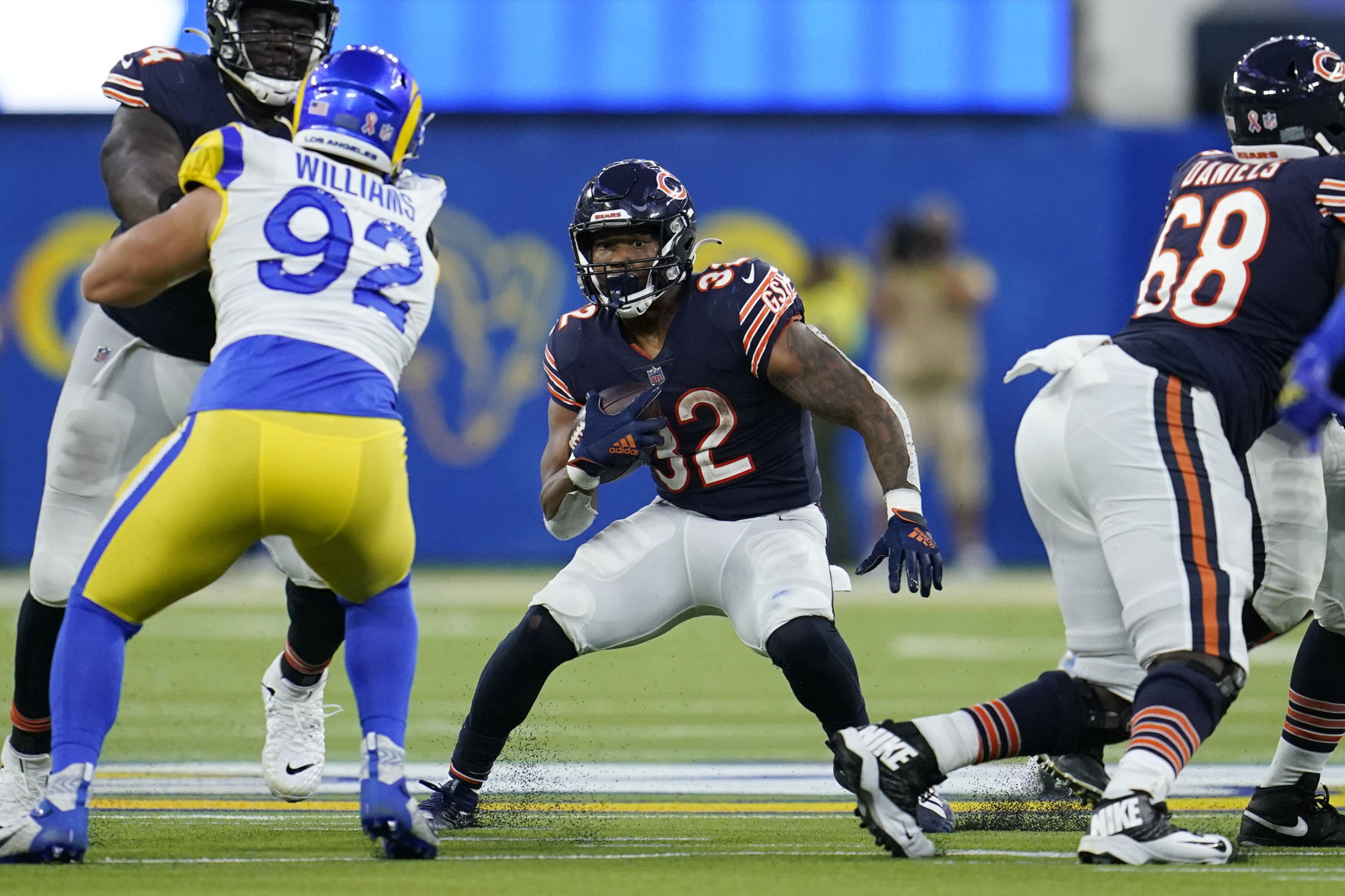 Bears Rams Football
